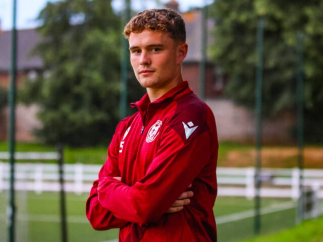 Harvey Kedwell signs for Croydon Athletic